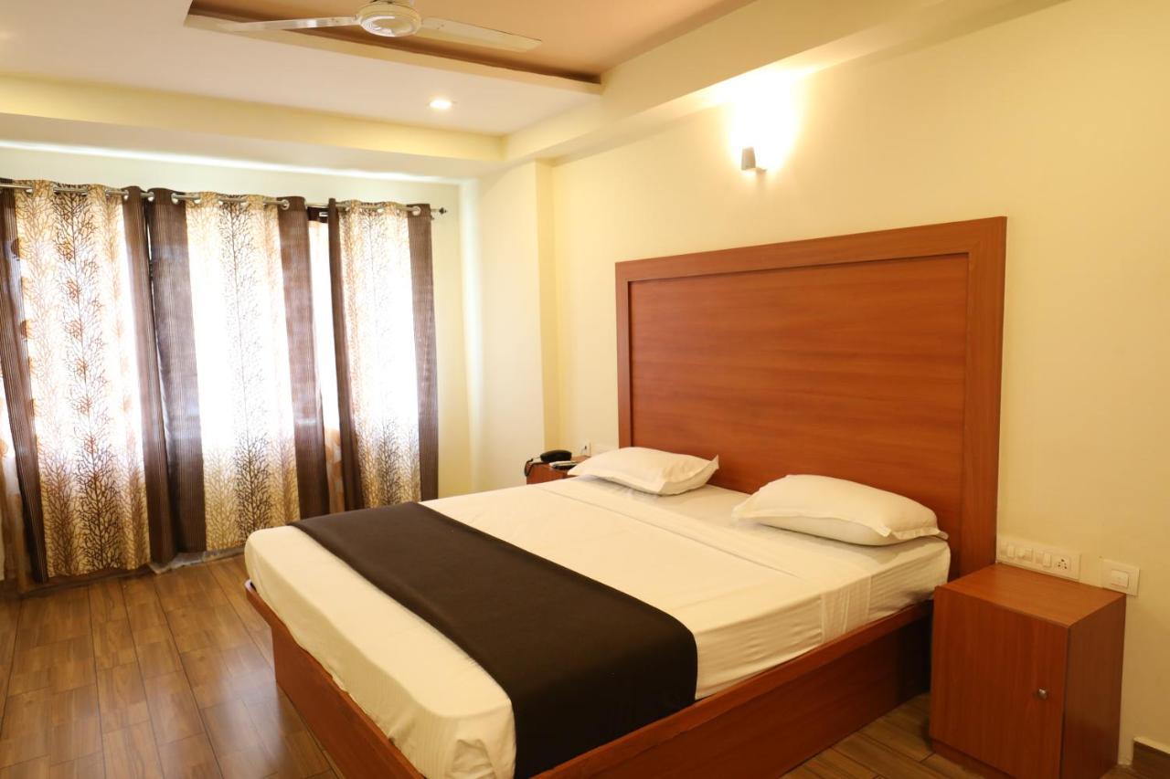 Hotel Rydham Maduráj Kültér fotó